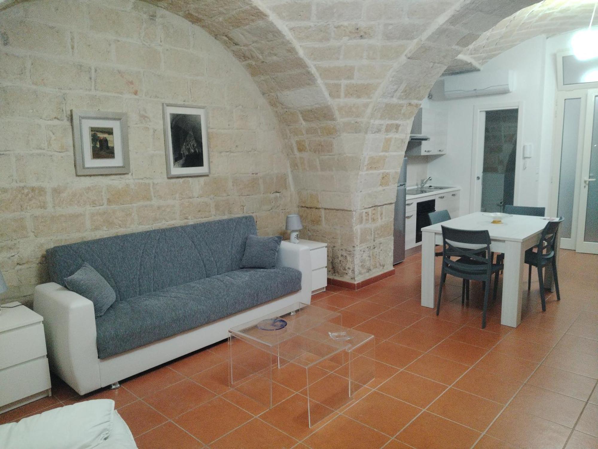 Casa Vacanza Nel Cuore Della Pietra Barletta Exterior foto